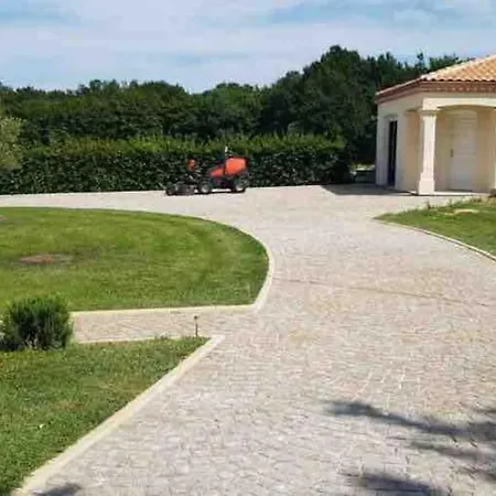 Maison Avec Piscine A La Campagne